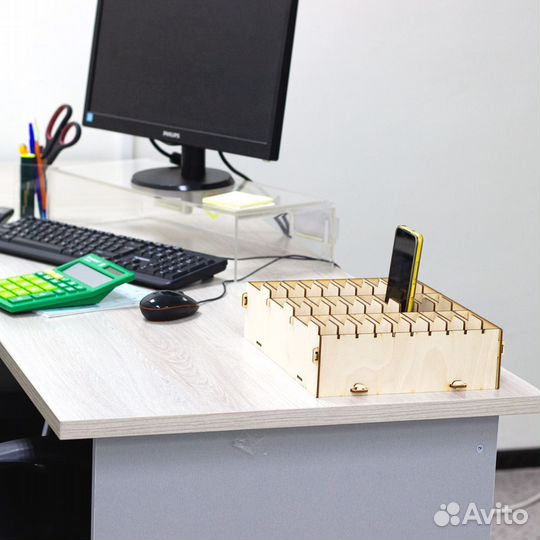 Органайзер для телефонов в школу 30 ячеек фанера 3