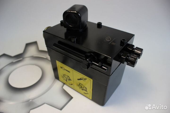 Насос подъема кабины 45104