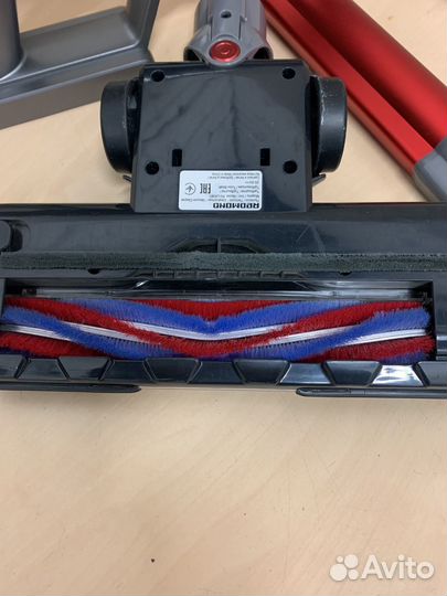 Пылесос ручной Redmond RV-UR361