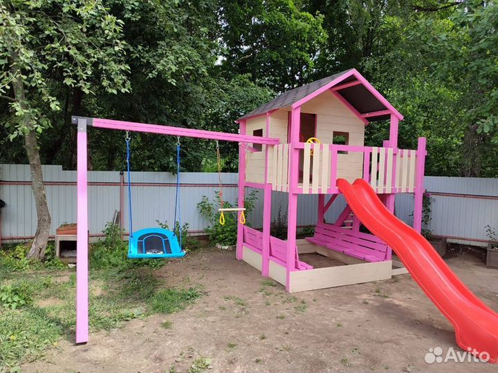 Детские деревянный домик на сваях