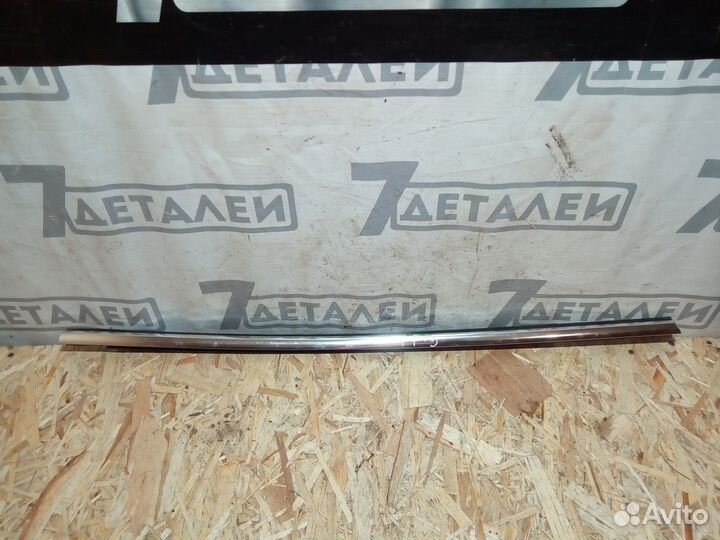 Уплотнитель стекла Ford Focus 3