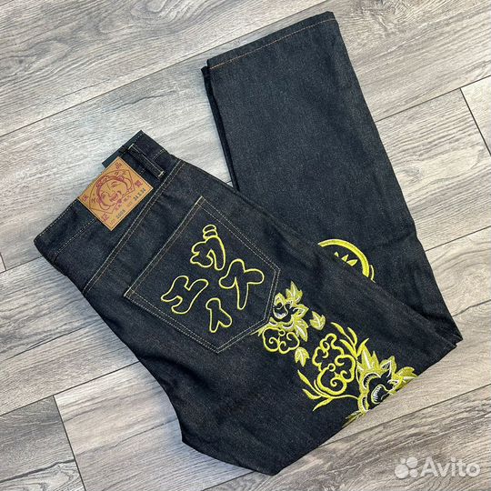 Джинсы Evisu