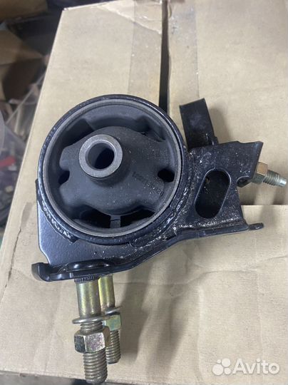 Подушка двигателя