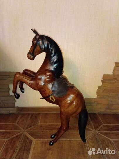 Статуэтка лошадь из папье-маше для интерьера