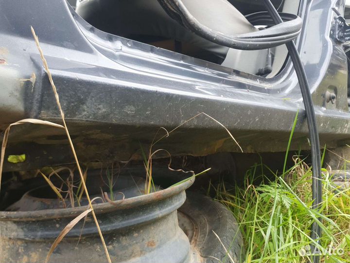 Renault Logan 1 порог / четверть