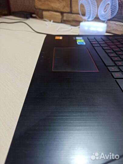 Игровой ноутбук MSI i7/8gb/GTX1050/FullHd