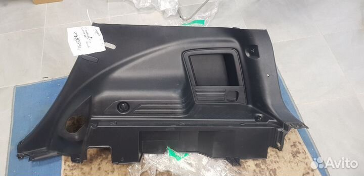 Iнакладка багажника правая IX35