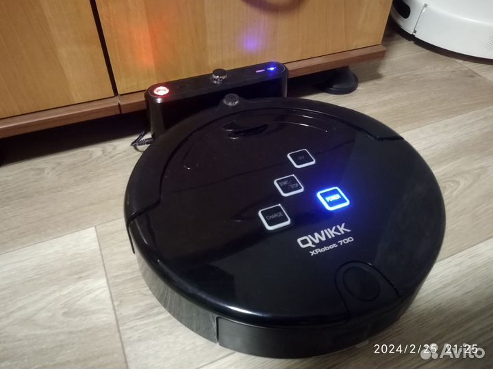 Робот-пылесос qwikk XRobot 700