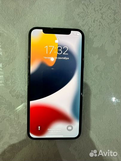 Телефон iPhone 10