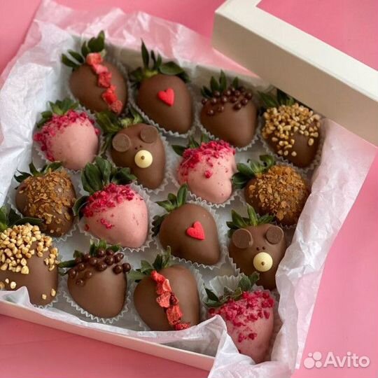 Корпоративные подарки на 8 марта / клубника в шоко