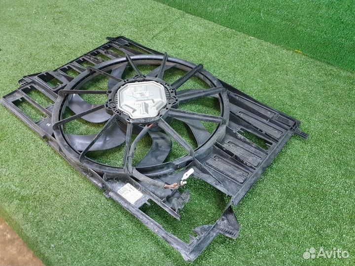 Вентилятор радиатора в сборе с диффузором Audi A4/RS4