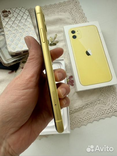 iPhone 11, 64 ГБ