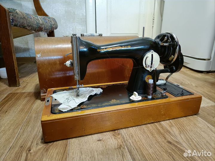 Швейная машина ручная
