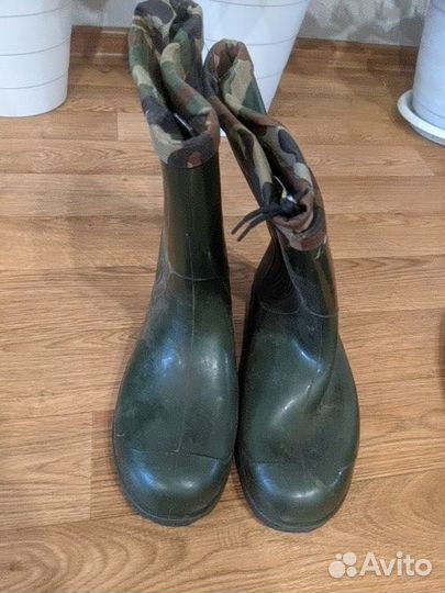 Резиновые сапоги