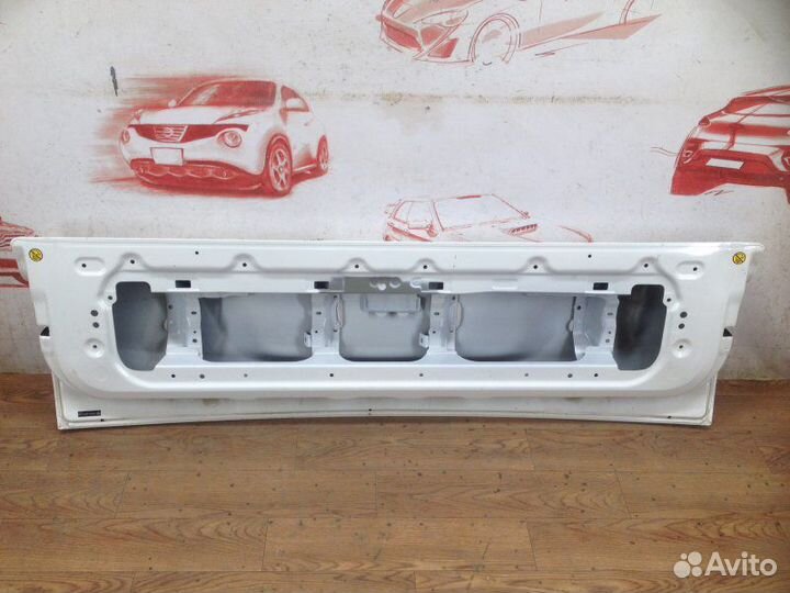 Дверь багажника Toyota Land Cruiser 200