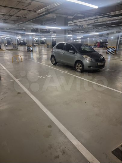 Машиноместо, 27 м²