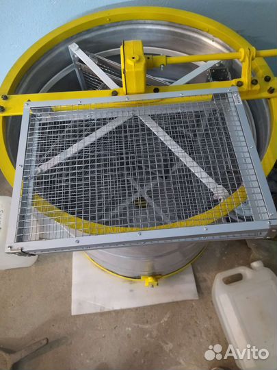 Медогонка 4 рамочная