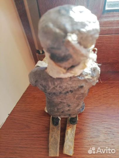 Елочная игрушка. Солдат на лыжах. Папье-маше