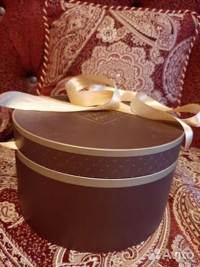 Коробка большая круглая