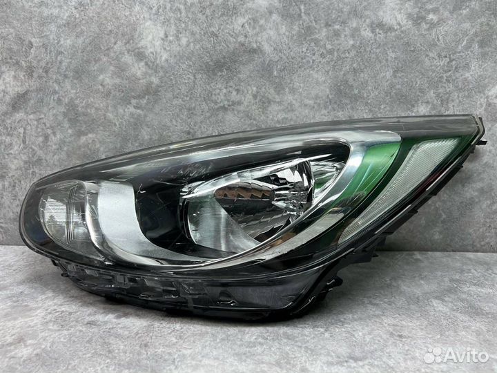 Фара левая Hyundai Solaris 2012 921014L000