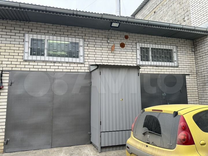 Гараж, > 30 м²