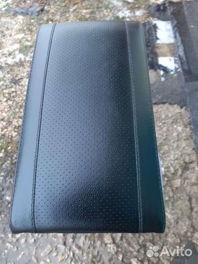 Подлокотник