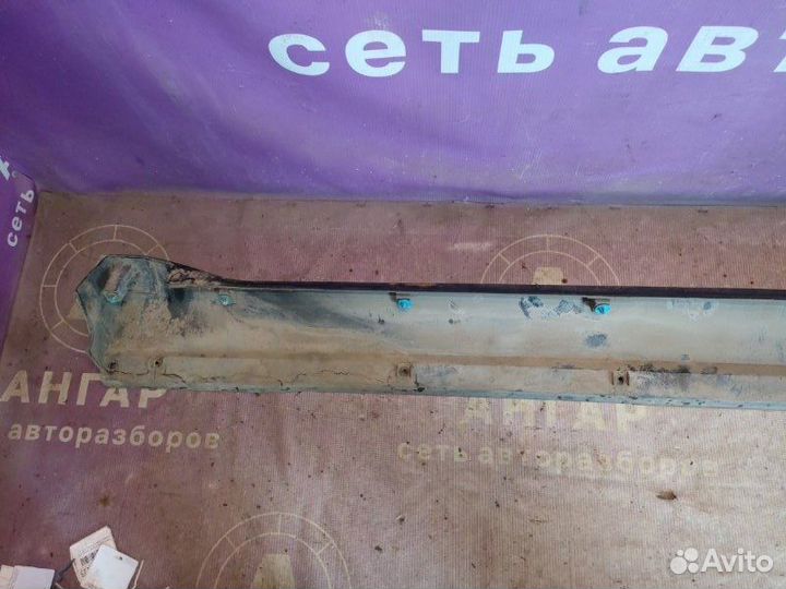 Накладка на порог наружная правая Mitsubishi