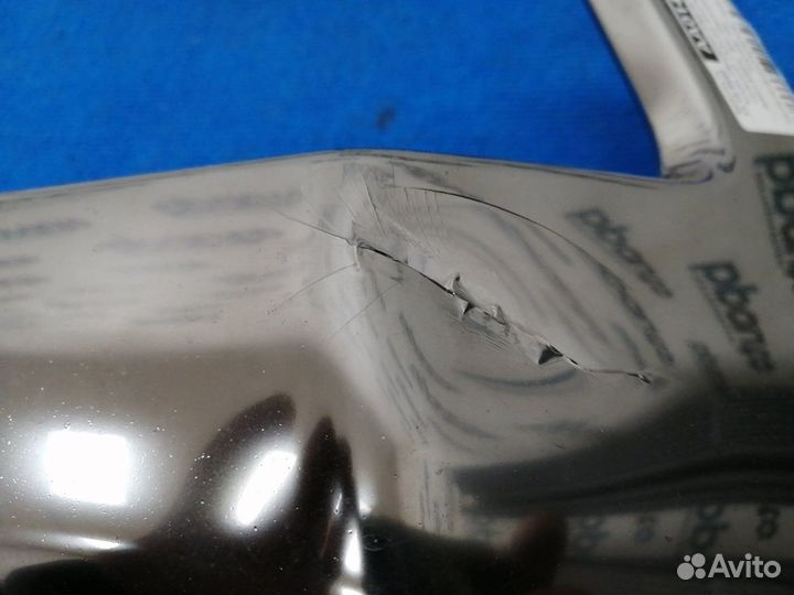 Хром решетки радиатора нижний 53122-60230 Lexus