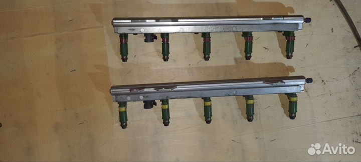 Топливная рампа volvo s60, v70, s80. B5244S