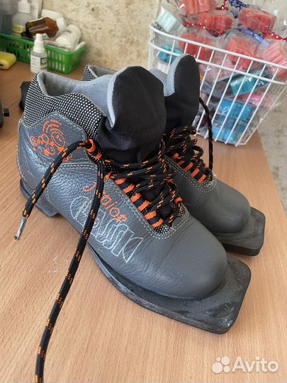 Лыжные ботинки