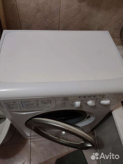 Стиральная машина indesit wisl105 на запчасти