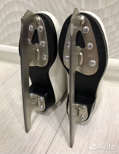 Коньки фигурные 27 размер