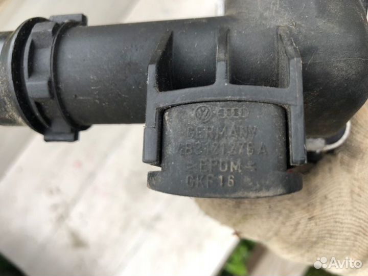 Радиатор охлаждения двигателя Audi A4 универсал