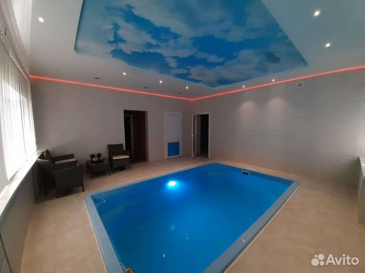 Бассейн, сауна.Гостиничный комплекс Петровский