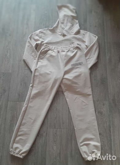 Спортивный костюм женский