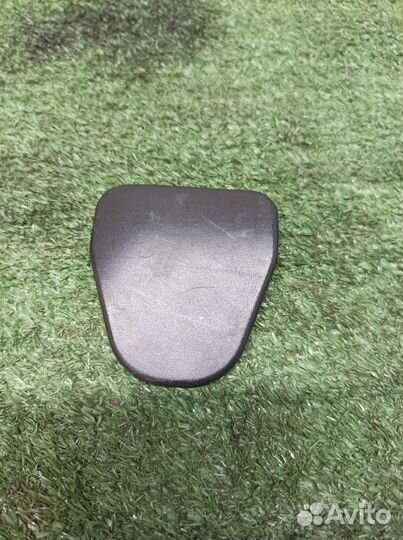 Заглушка Audi Q7 2005