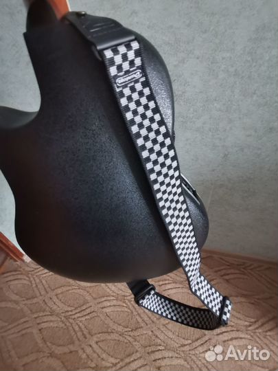 Продам гитару