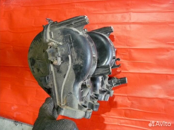 Коллектор впускной Skoda Octavia 1.6 AEE 2000-2011