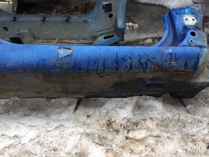 Стойка кузова правая с порогом Renault Megane