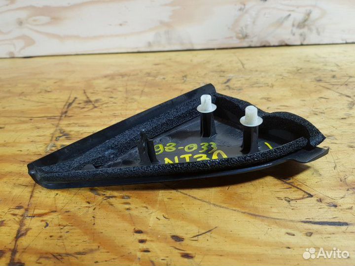 Накладка лев. nissan X-trail