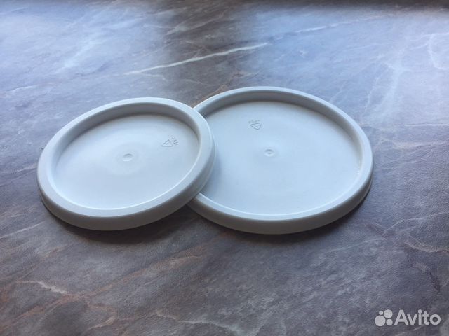 Крышки пластиковые для мерных стаканов новые