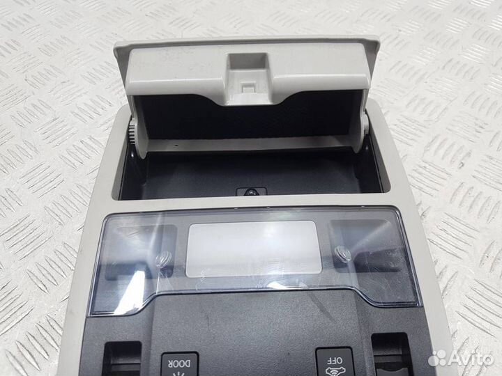 1D111215G. Фонарь салона (плафон) Lexus RX