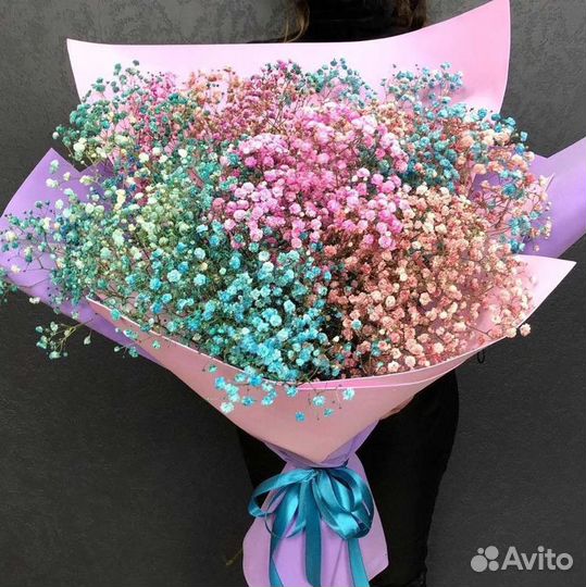 Букеты из радужной гипсофилы