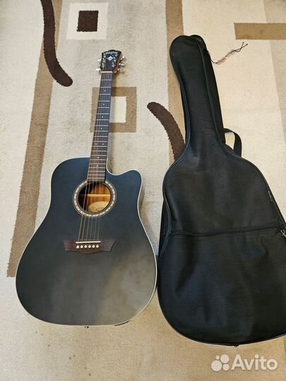 Акустическая гитара