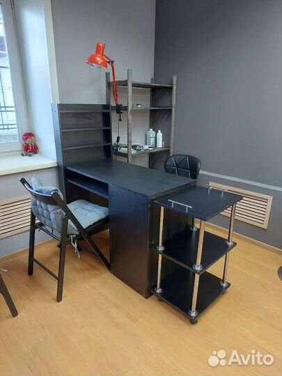 Бровист/мастер маникюра