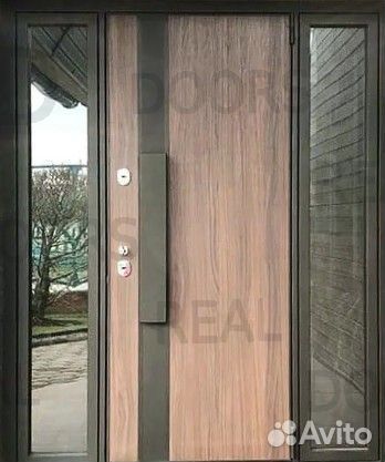 Металлическая входная дверь с боковыми окнами