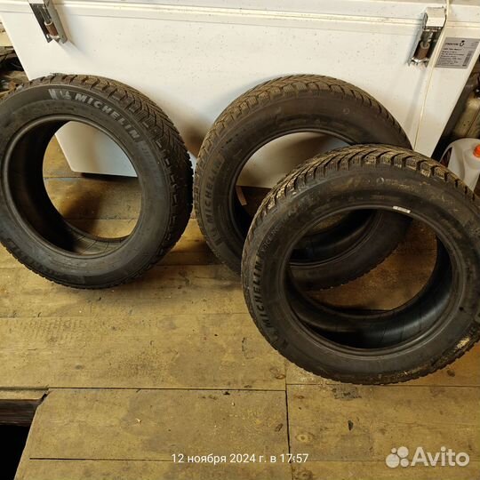 Michelin X-Ice North 4 235/55 R17