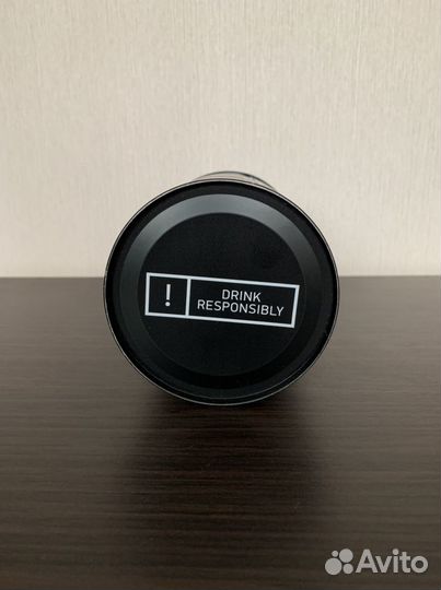 Бутылка, банка из под водки нефть