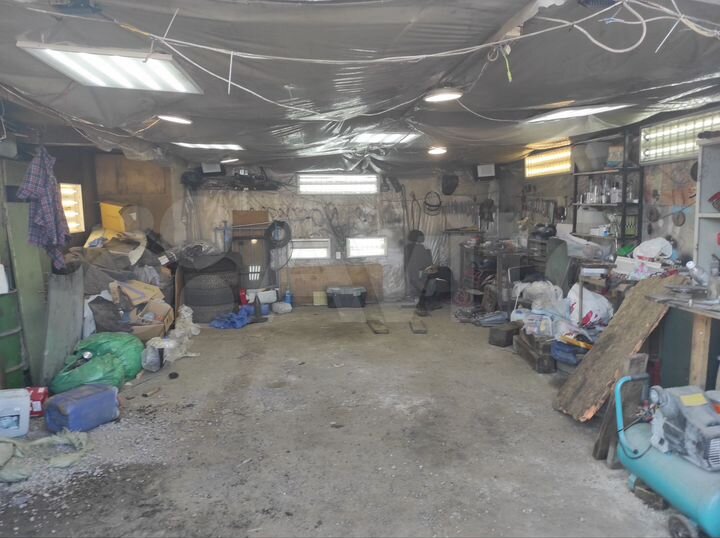 Гараж, > 30 м²