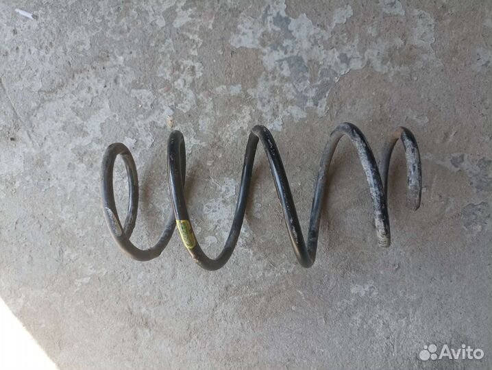 Амортизатор левый Toyota Corolla 150 06-12г